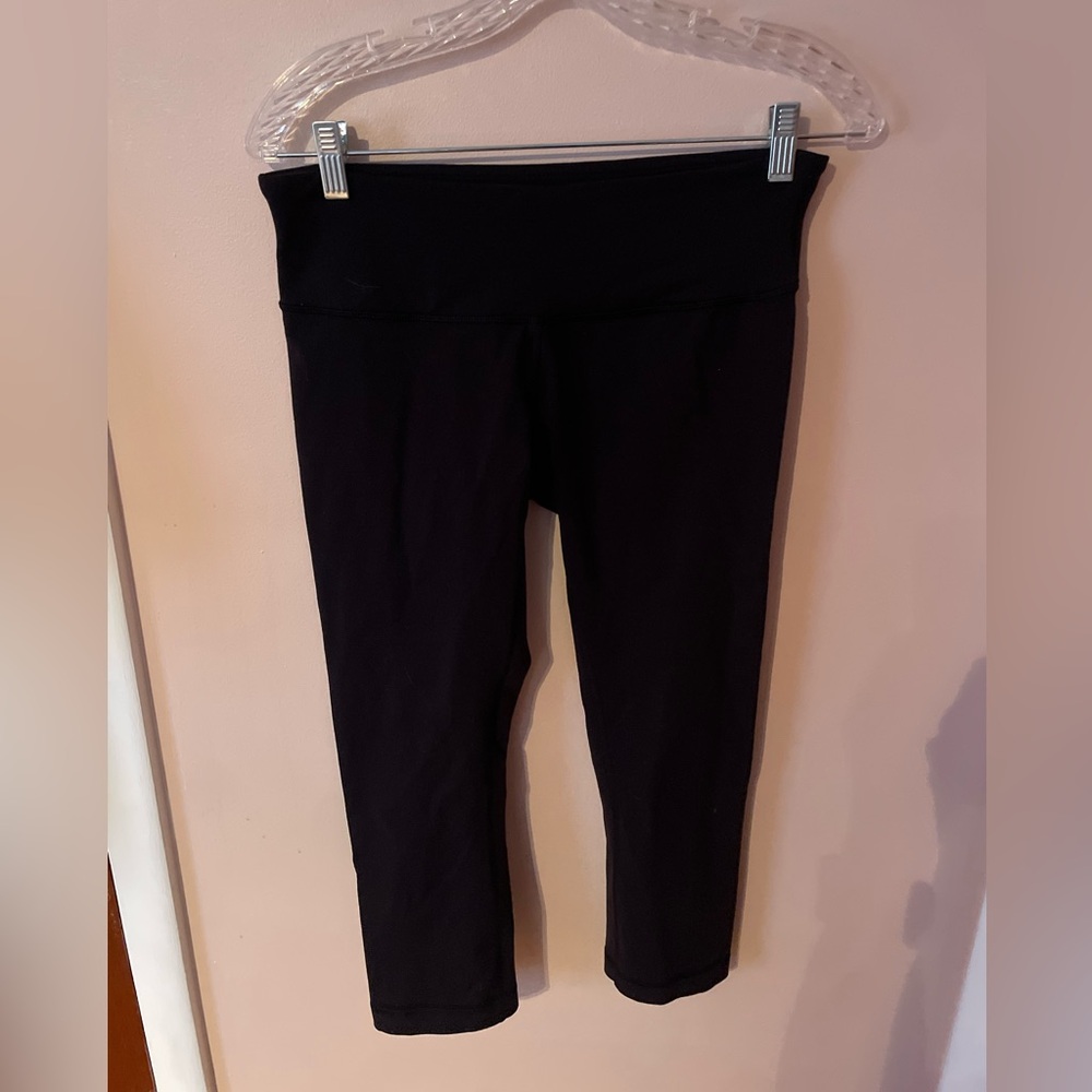 Lululemon wonder under crop black size 8
